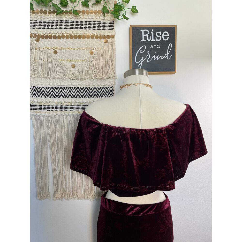 Vintage Womans Dead Stock Y2k Wine Velour Off the Shoulder Crop Top Pant Set L - Picture 15 of 16